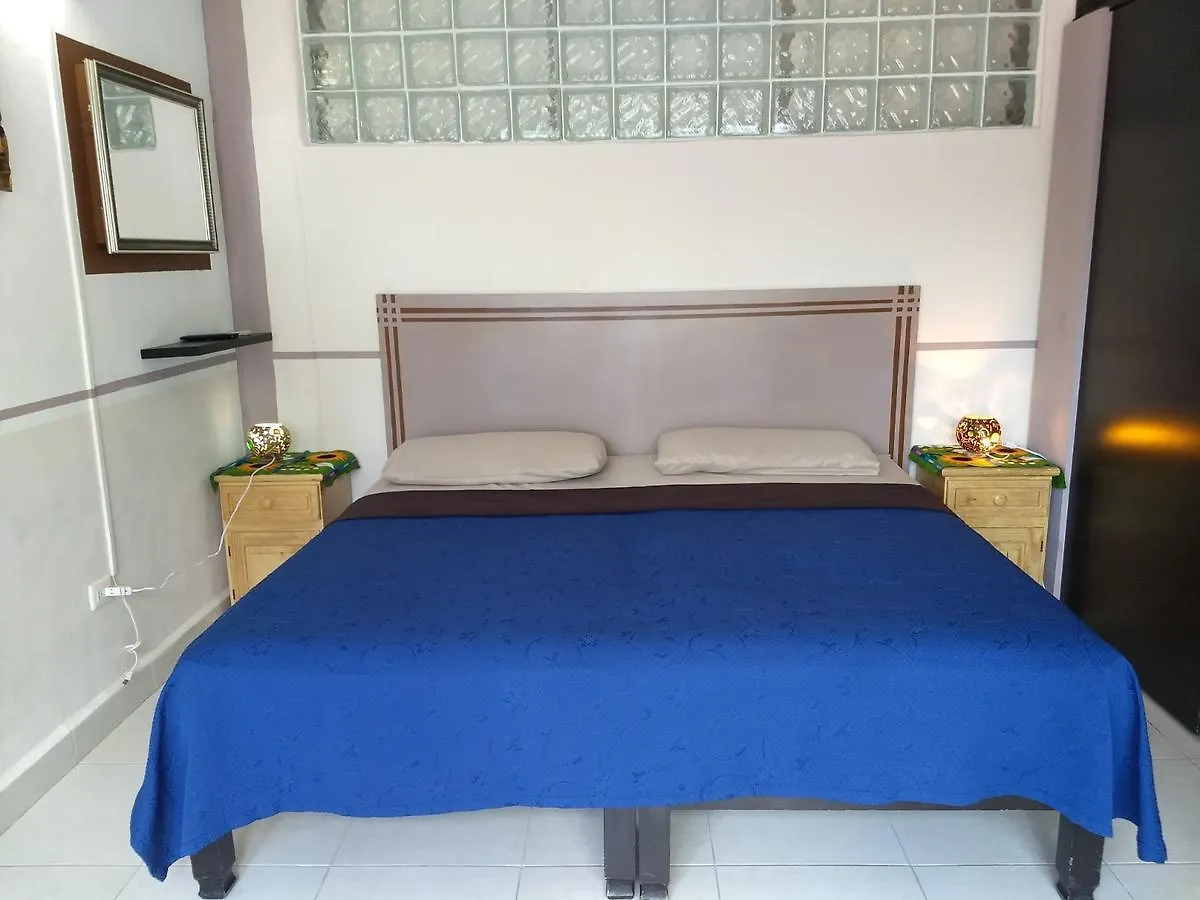B&B Tiburon Playa del Carmen 0*,  México